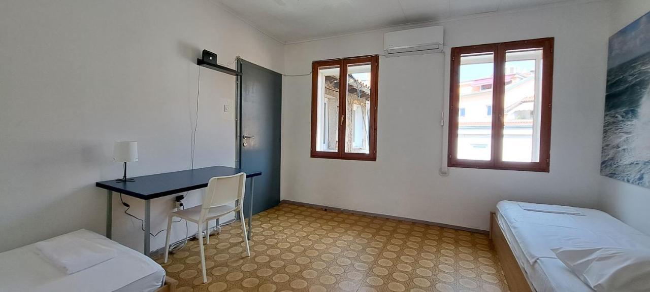 Santoria Casa Hotel Копер Екстериор снимка